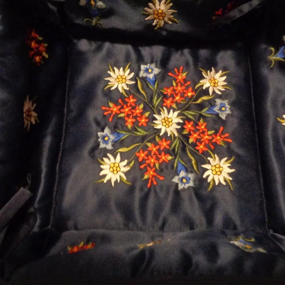 Vintage laid by